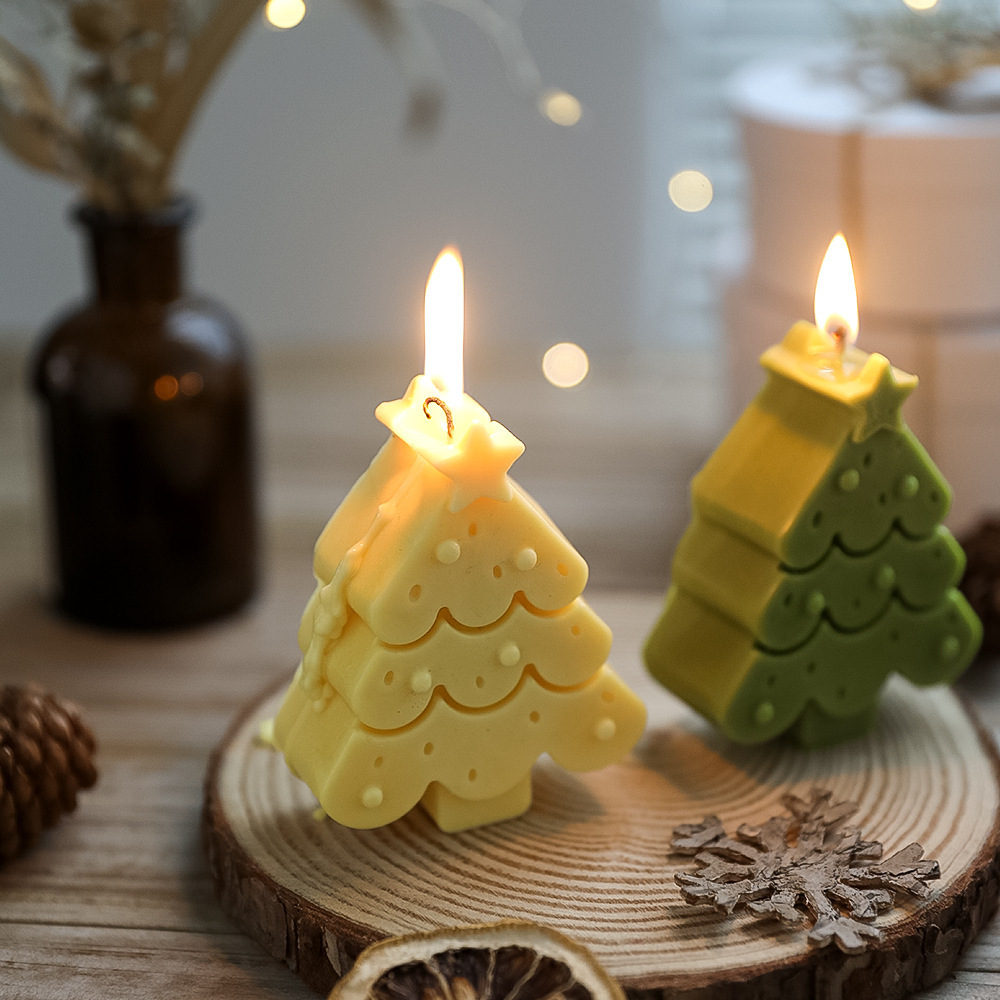 2024 INS Hot Sale   Handmade Colored romantic  Scented Soy Wax Christmas Tree Candle, luxuryscented candles