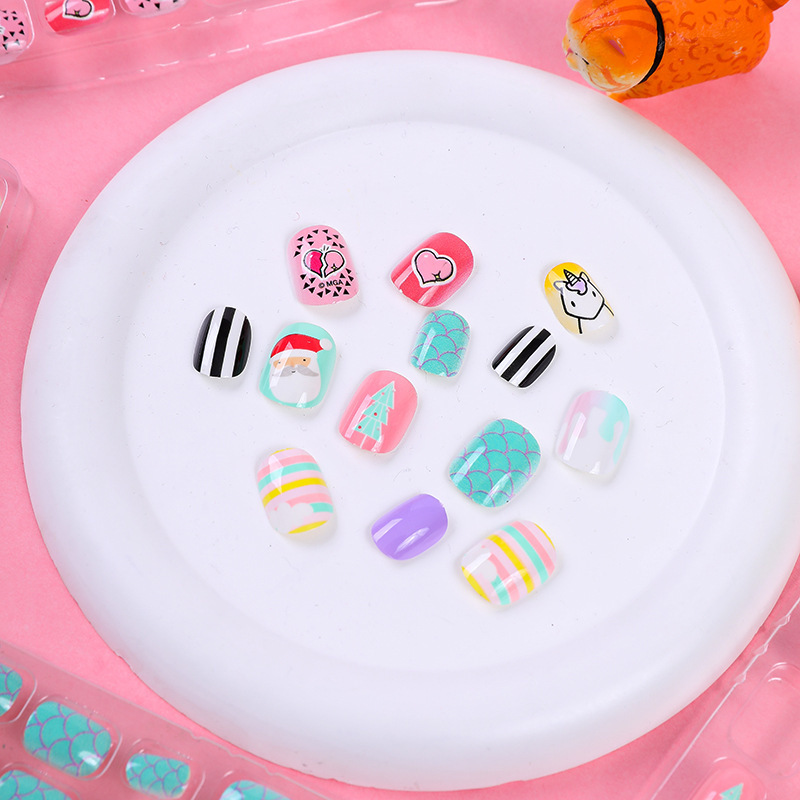 24 Pieces Press on Nails Girls Children False Artificial Nail Tips Pre Glue Full Cover Short Acrylic Nails for Art Decoration