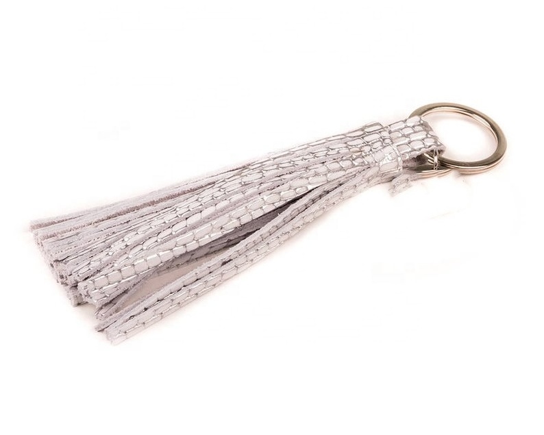 Factory Main Product Luminous Reflective Leather Tassel Fashion Personality Keychain  MNM-0001