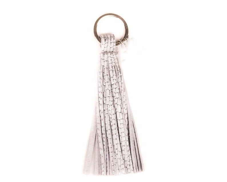 Factory Main Product Luminous Reflective Leather Tassel Fashion Personality Keychain  MNM-0001