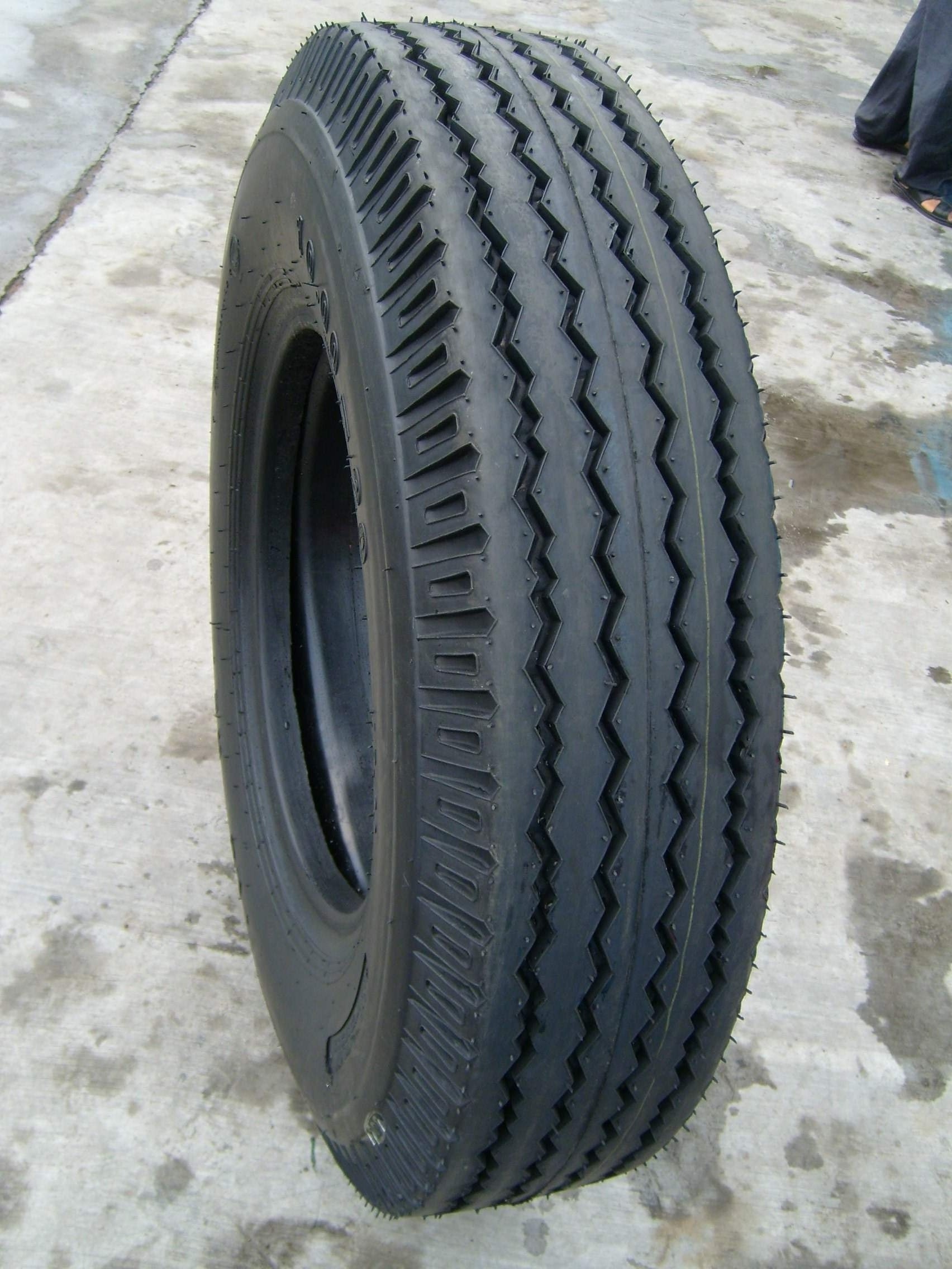 RiB truck tyre 11.00-20 11.00x20 1100-20 cheap price