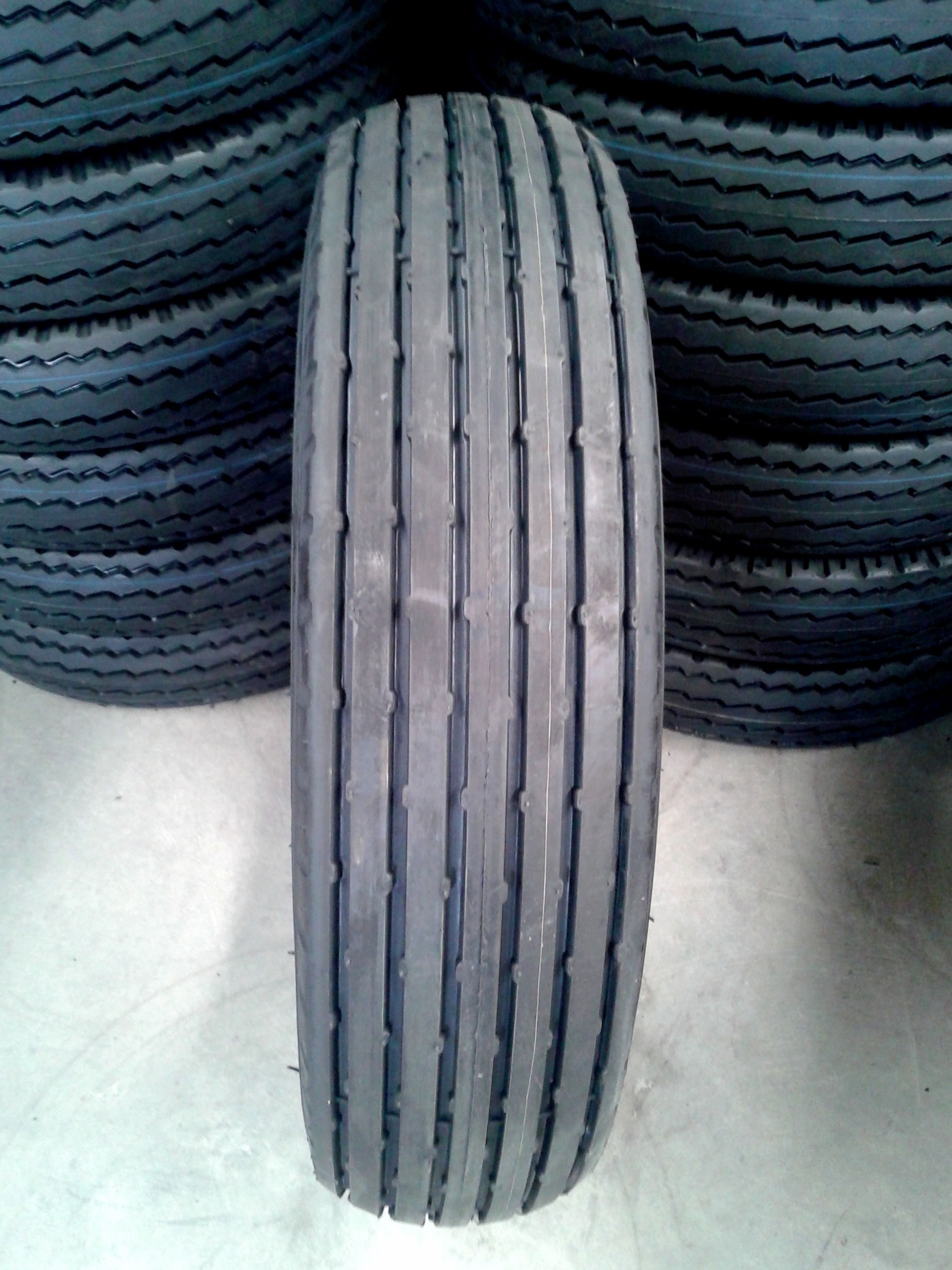 China manufacturer wholesale desert 9.00-20 12.00-20 14.00-20  sand tires with best quality and fast delivery