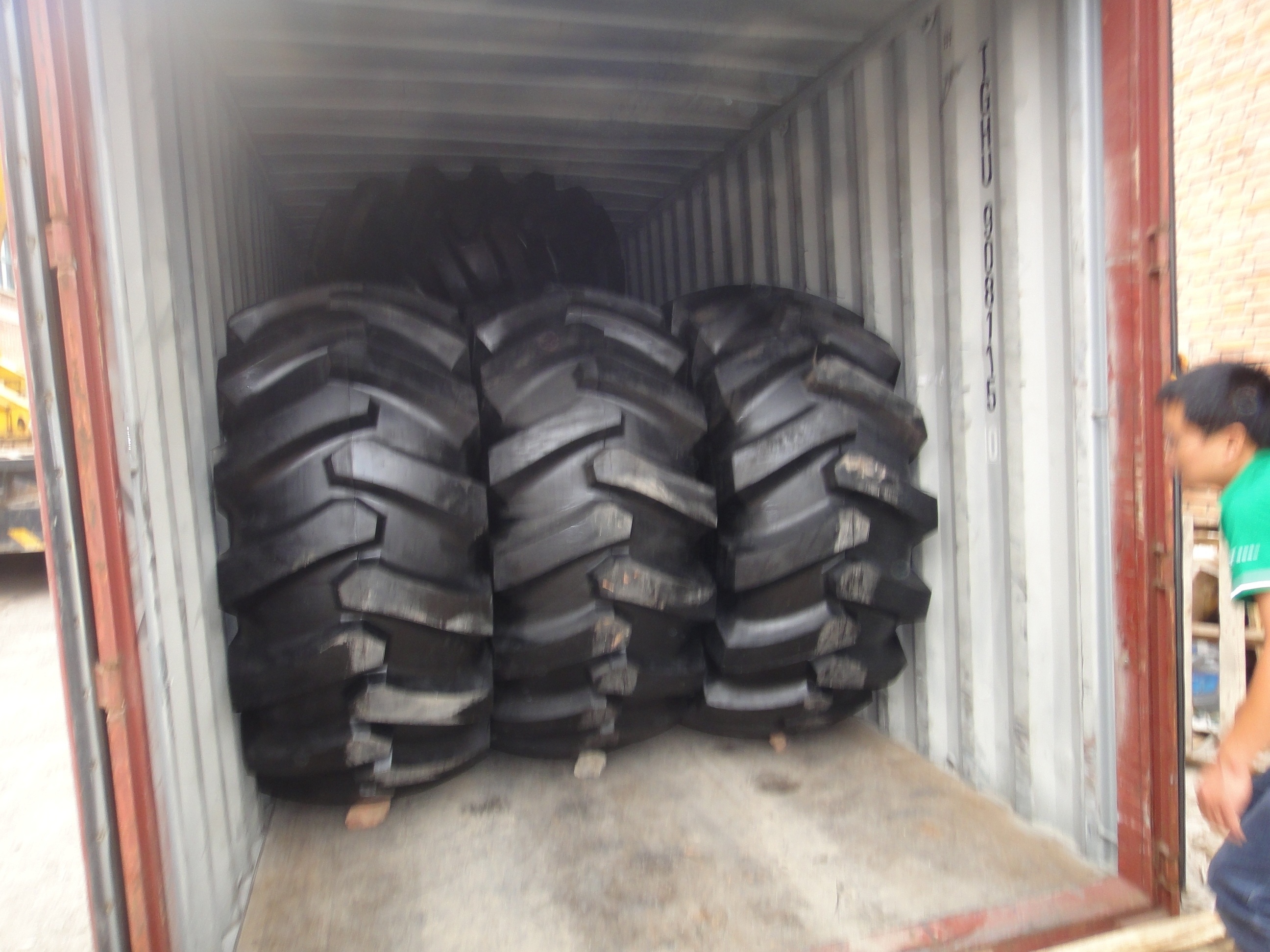 logging skidder forestry tire 23.1 26 18.4-34 18.4-30 18.4-26 16.9-30