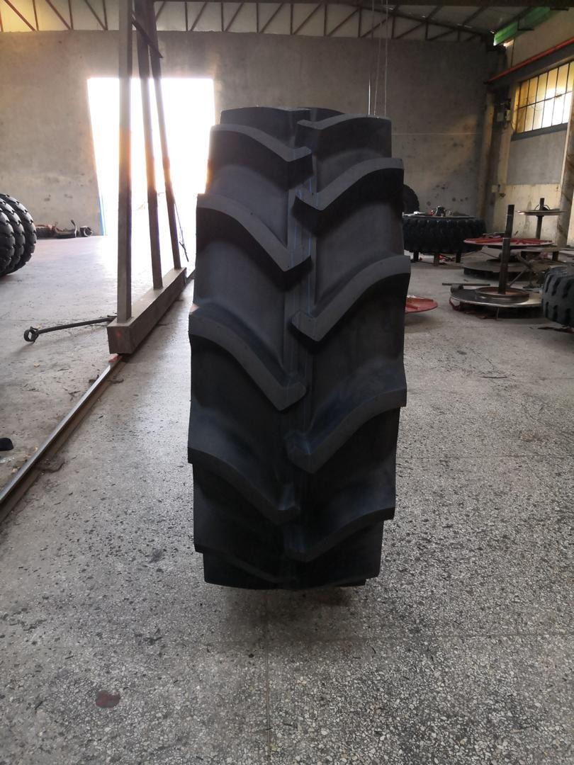 larger traction tire R-2 harvester tyre 19.5l-24 18.4-30 23.1-26 28l-26 19.5lx24 18.4x30 23.1x26 28lx26