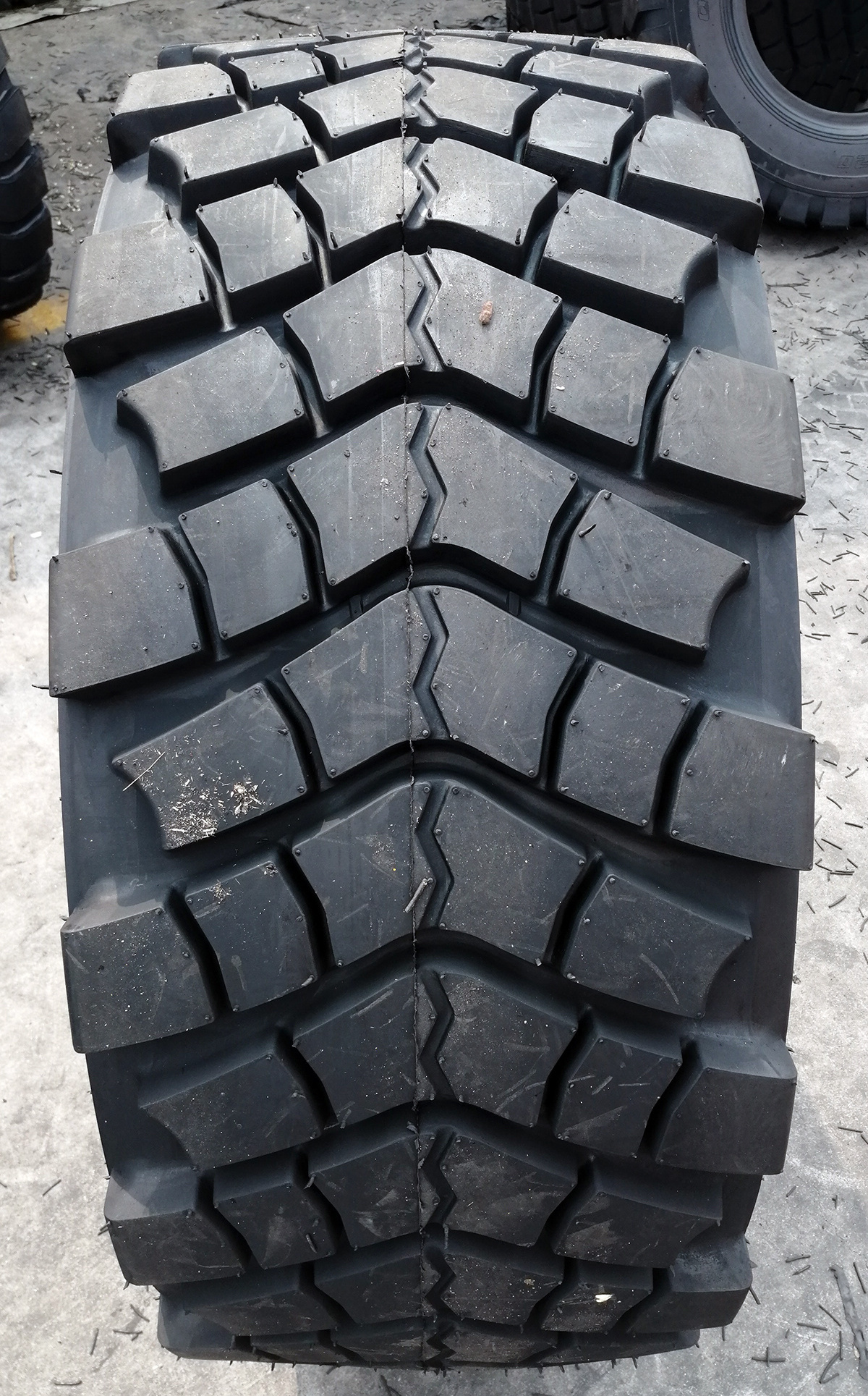 All steel radial heavy duty 425 85 r21 truck tires with best price