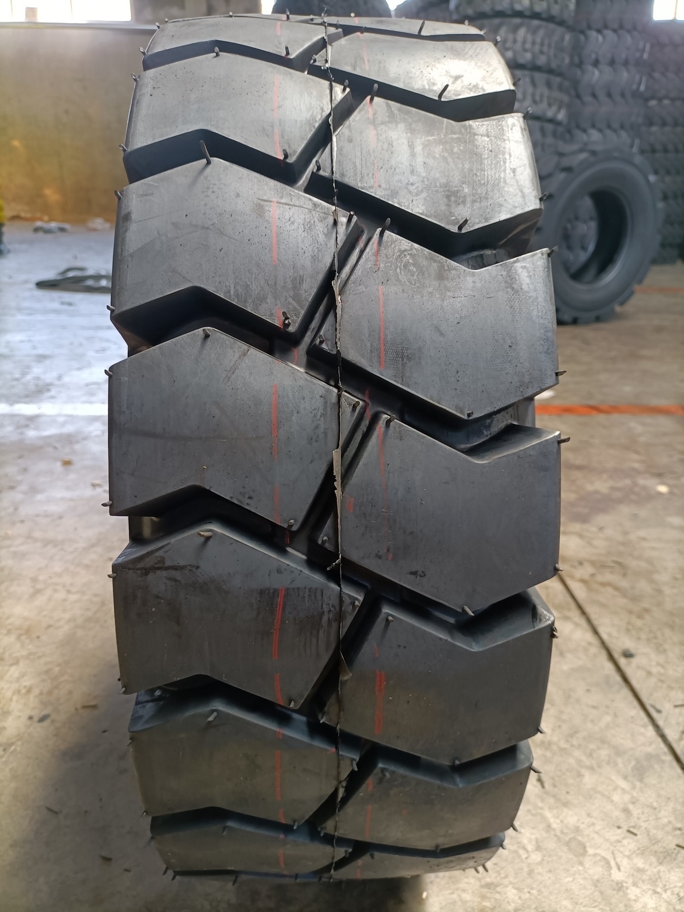 Forklift pneumatic tyre size 300-15(315/70-15)  tire bias  factory OEM service