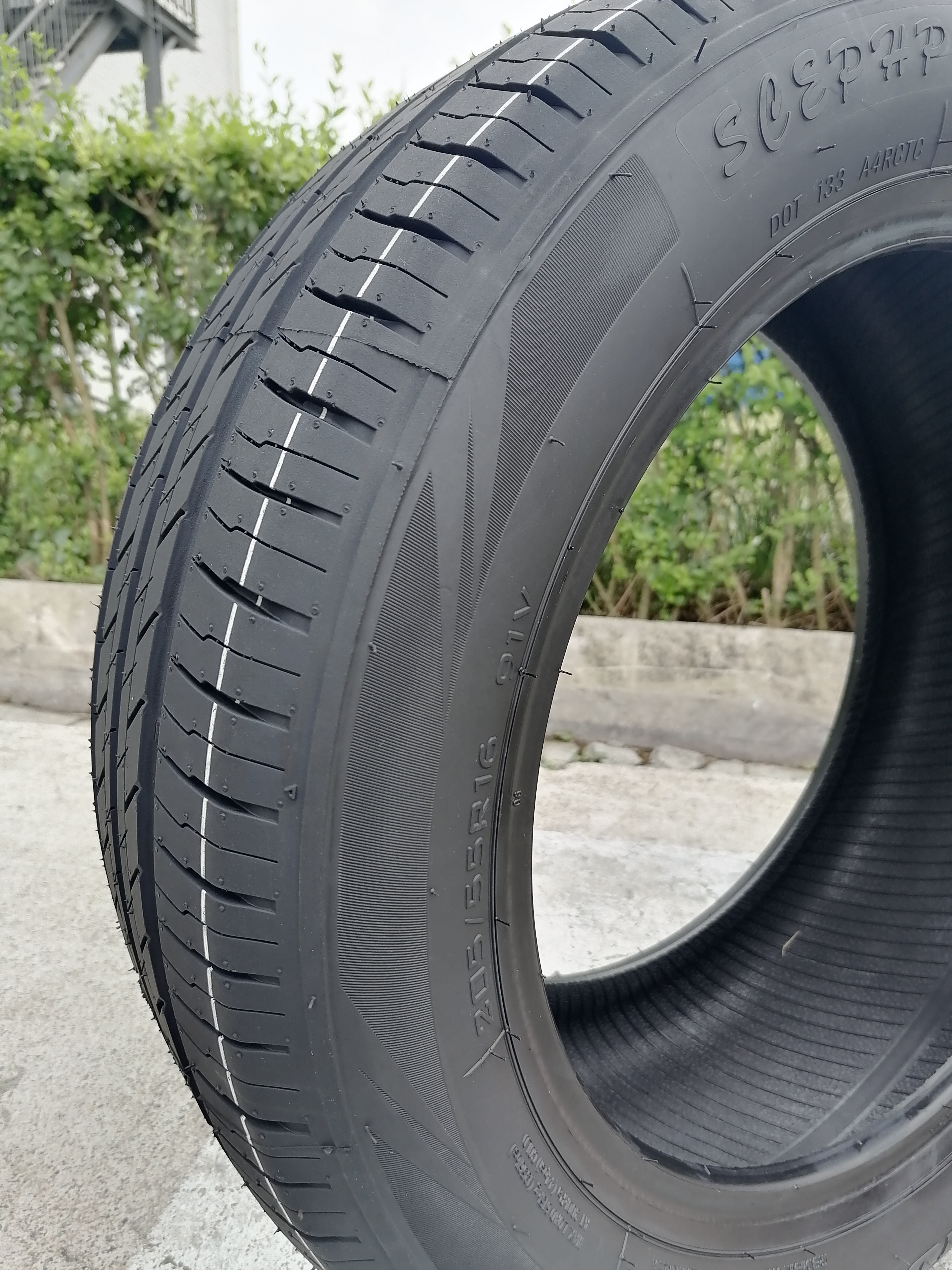 Economic PCR Tyres Radial Tires for Vehicles Business Car Tires 195/55r15 195 65r15 205 60r15 205 65r15 215 70r15 195 50r16