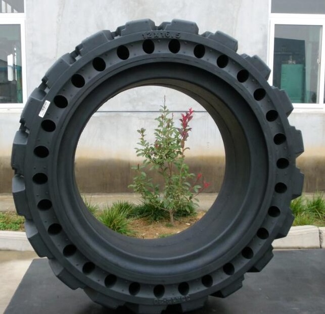 skid steer solid tires  10-16.5 10x16.5 12x16.5 12*16.5  10*16.5 14-17.5 16/70-16 16/70-20 20.5/70-20 385/65-24 for Bobcat tyres