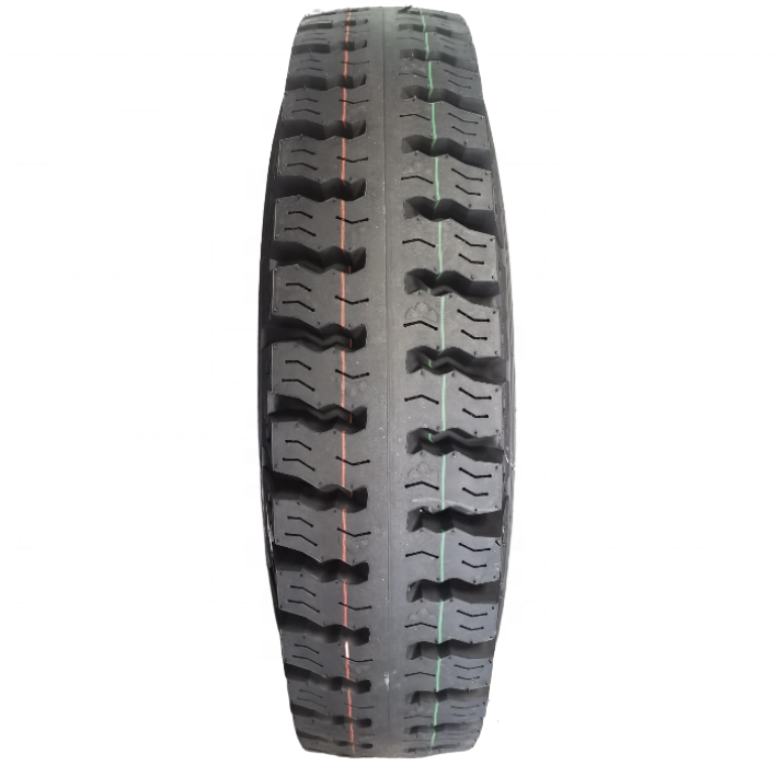 Natural Rubber Chinese Cheap Price Nylon LBT Tyres Super Lug Bias Light Truck Tires 9.00-20 900 20 900-20 900x20 LT Tire