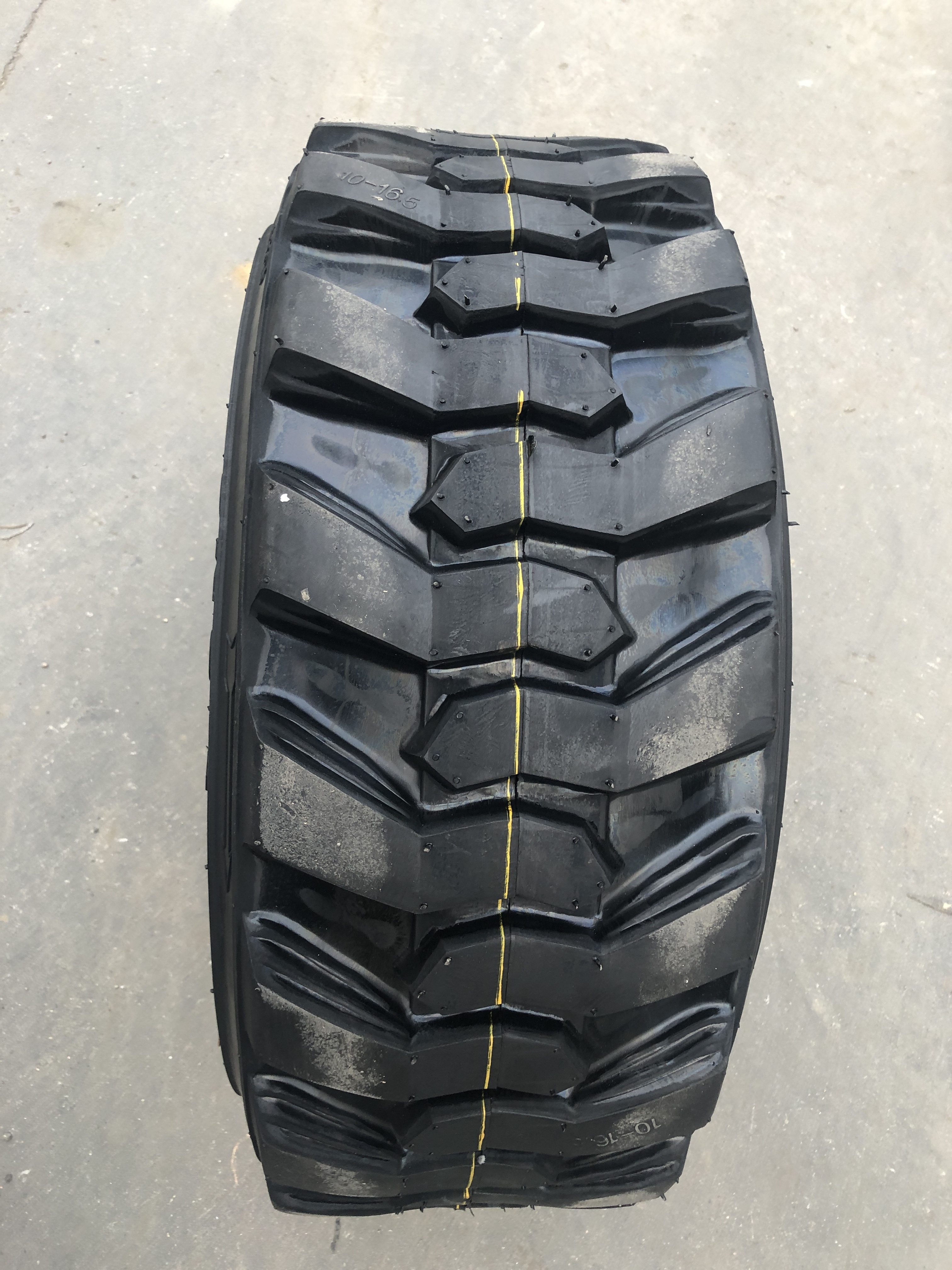 skid steer tires front backhoe tires 5.70-12 23x8.50-12 26x12.00-12 27x8.50-15 27x10.5-15 31x15.5-15 33x15.5-16.5 15-22.5