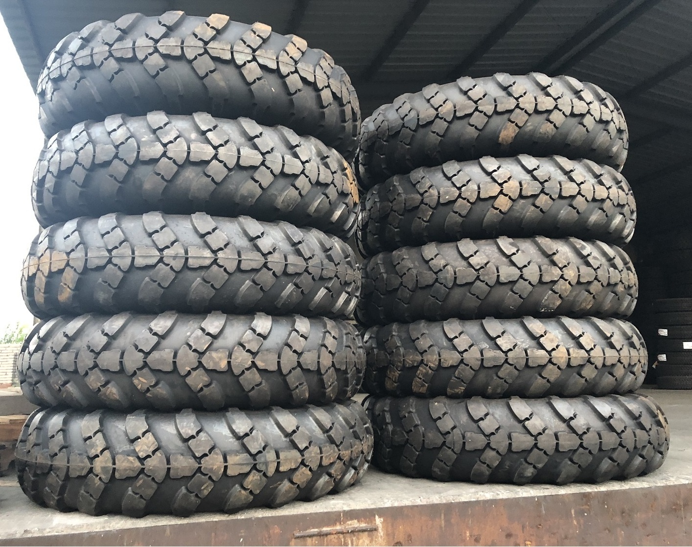 high quality 1500x600-635 1600X600-685 15.00-21 13.00-18 truck tyre