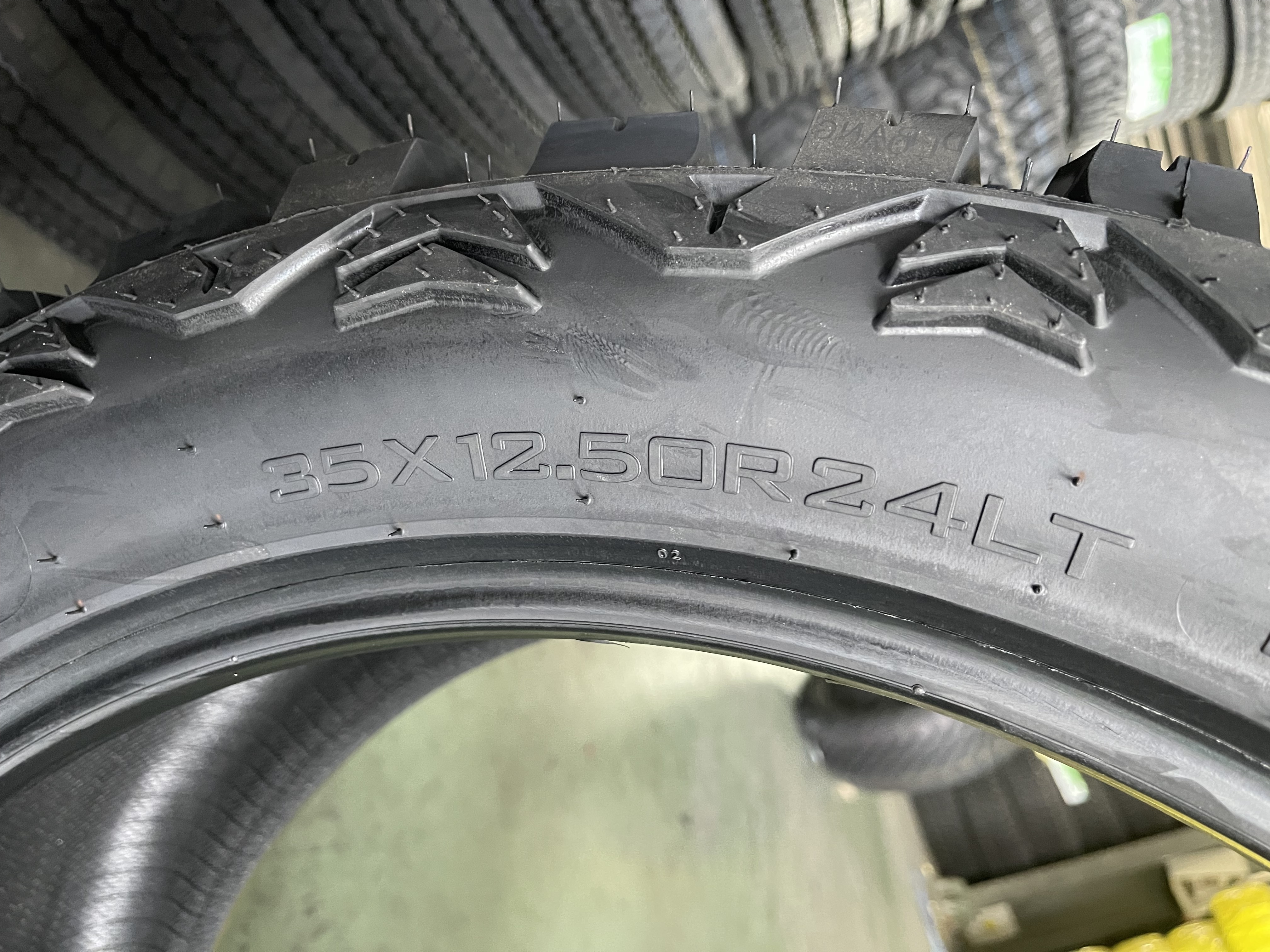 MT tyres 4x4 Mud Terrain tyre supplier  33X12.50R20LT, 35X12.50R20LT, 33X12.50R22LT,35X12.50R24LT