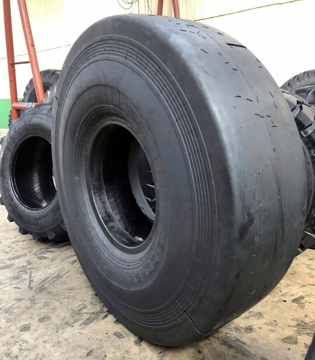 Off the road mining tire 45X16-20  Bias OTR tyres for mining rock earth environment with best price