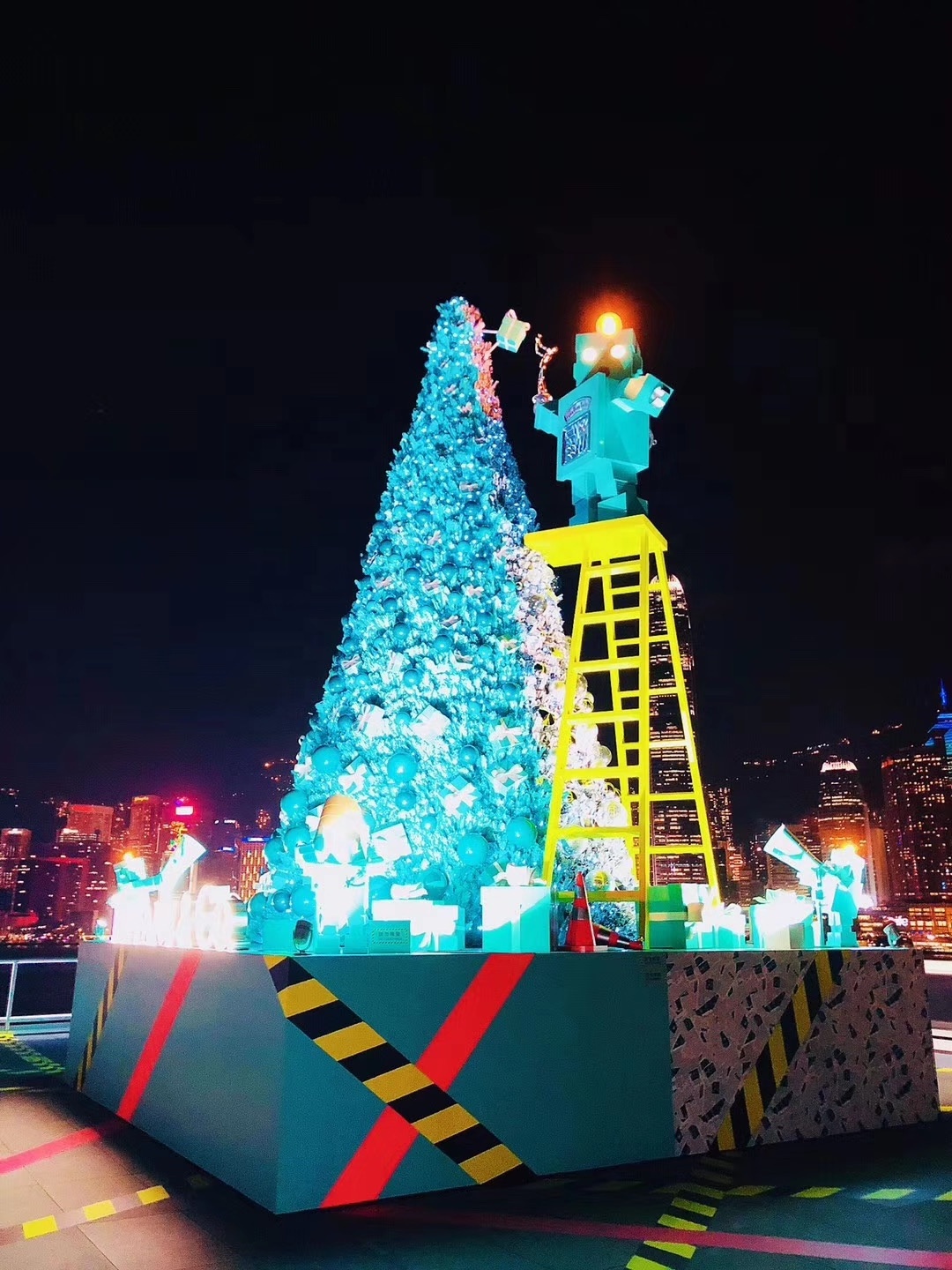 Christmas Festival Giant Bushy New Year Christmas Tree Lighted