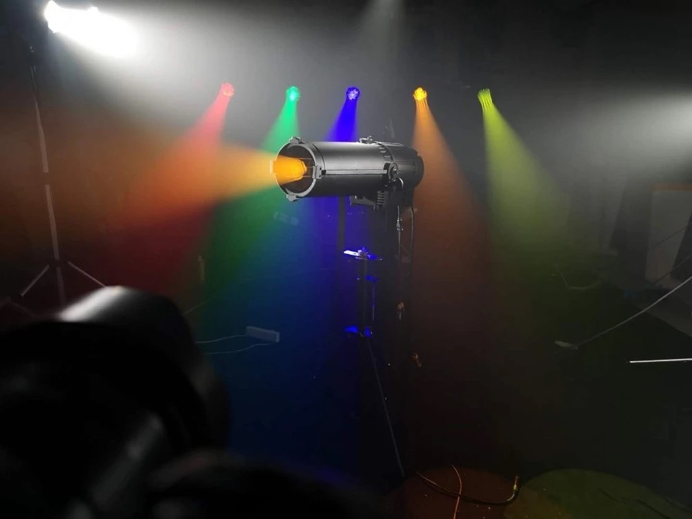 Professional 200W RGBW led stage COB Theatre Stage Light