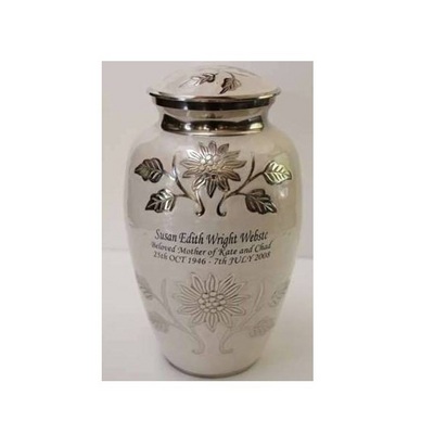 Hot Selling Funeral Supplies Cremation Urns Mini Keepsake Urns Human Pet Ashes metal crafts Funeral Urn bulk india Manufacturer