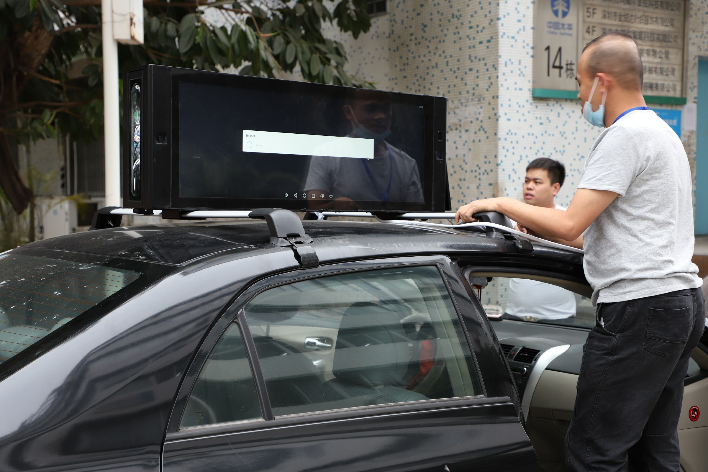 Pantalla publicitaria para exteriores car roof advertising signs double side taxi top lcd display