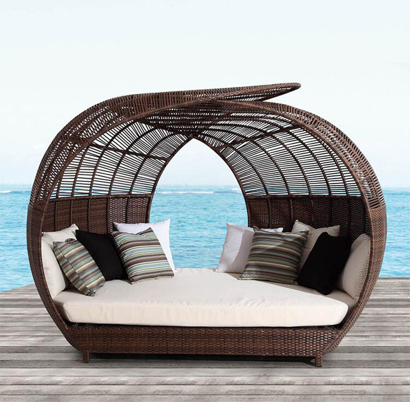 Outdoor Rattan Patio Aluminum Day Bed Sun Bed  Furniture Rattan Daybed For Pool With Cushion