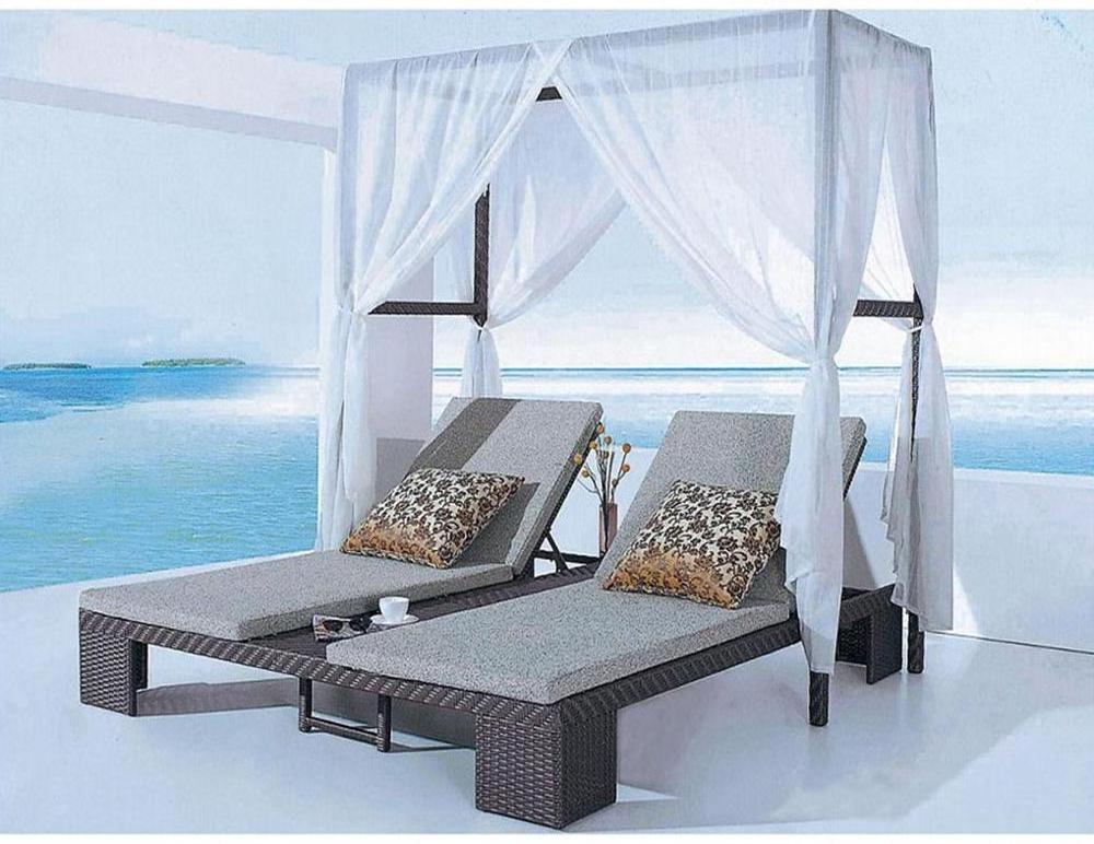 Outdoor Rattan Patio Aluminum Day Bed Sun Bed  Furniture Rattan Daybed For Pool With Cushion