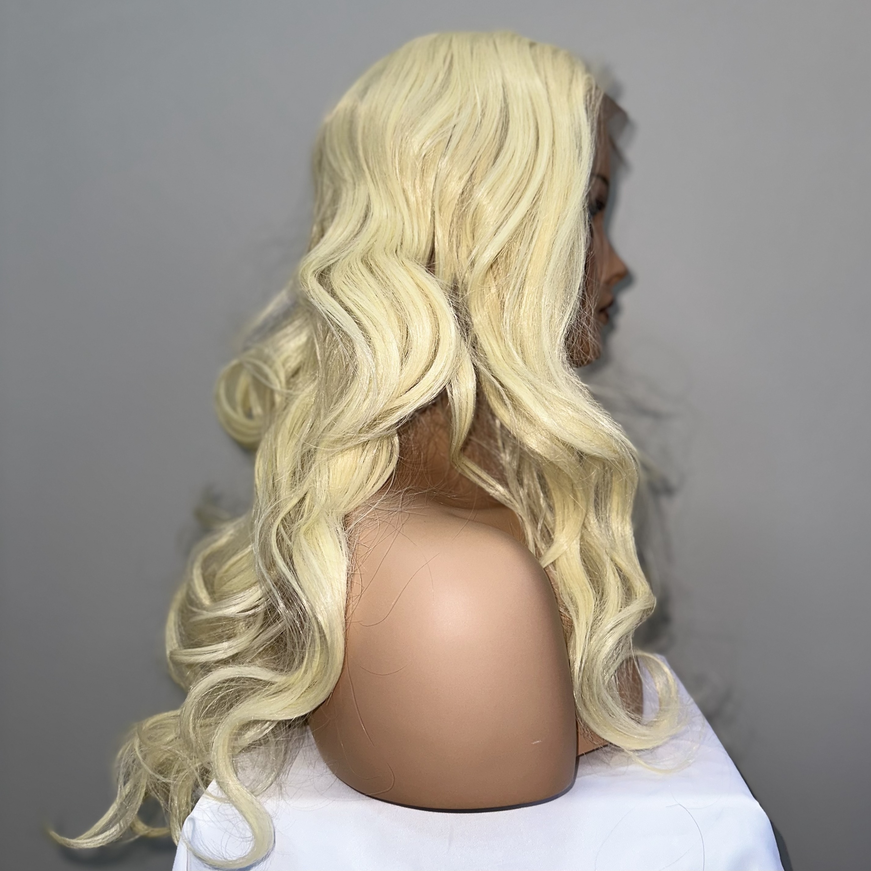 JINRUILI Hot Selling Synthetic Fiber Hair White Long Body Wave Wig Blonde Natural Wave Lace front Wig Party Wig for Woman