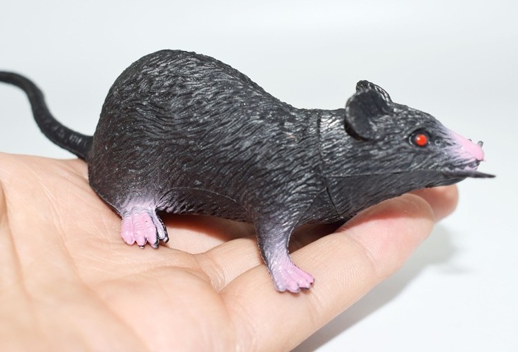 Novelty Hilarious simulate realistic   Mice Lifelike Halloween Rats Decoration Plastic Mouse Figurines toys