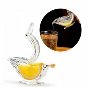 Wholesale Press Squeeze Fruit Mini Manual Juicer Bird Shape Transparent Portable Orange Lemon Manual Juicer