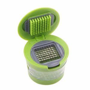 Kitchen Accessories Non-Scratch Plastic Easy Use Garlic Crusher Chopper Slicer Mini Garlic Press Presser Onion Chopper