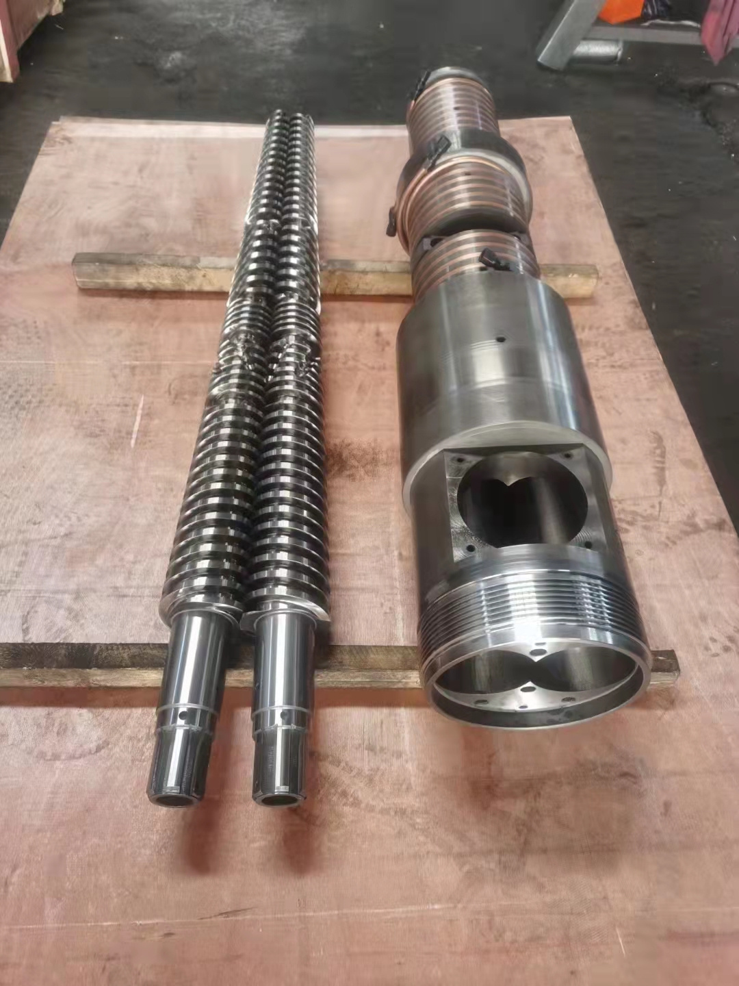 60mm Bimetal Extrusion Screw Barrel for Recycled Plastic, Glassfiber