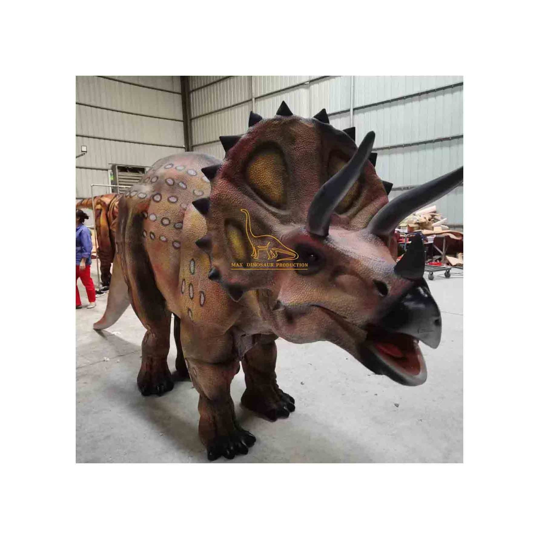 Lifelike Adult Dinosaur Walking Costume Realistic Animatronic Triceratops Costume For Two Performers