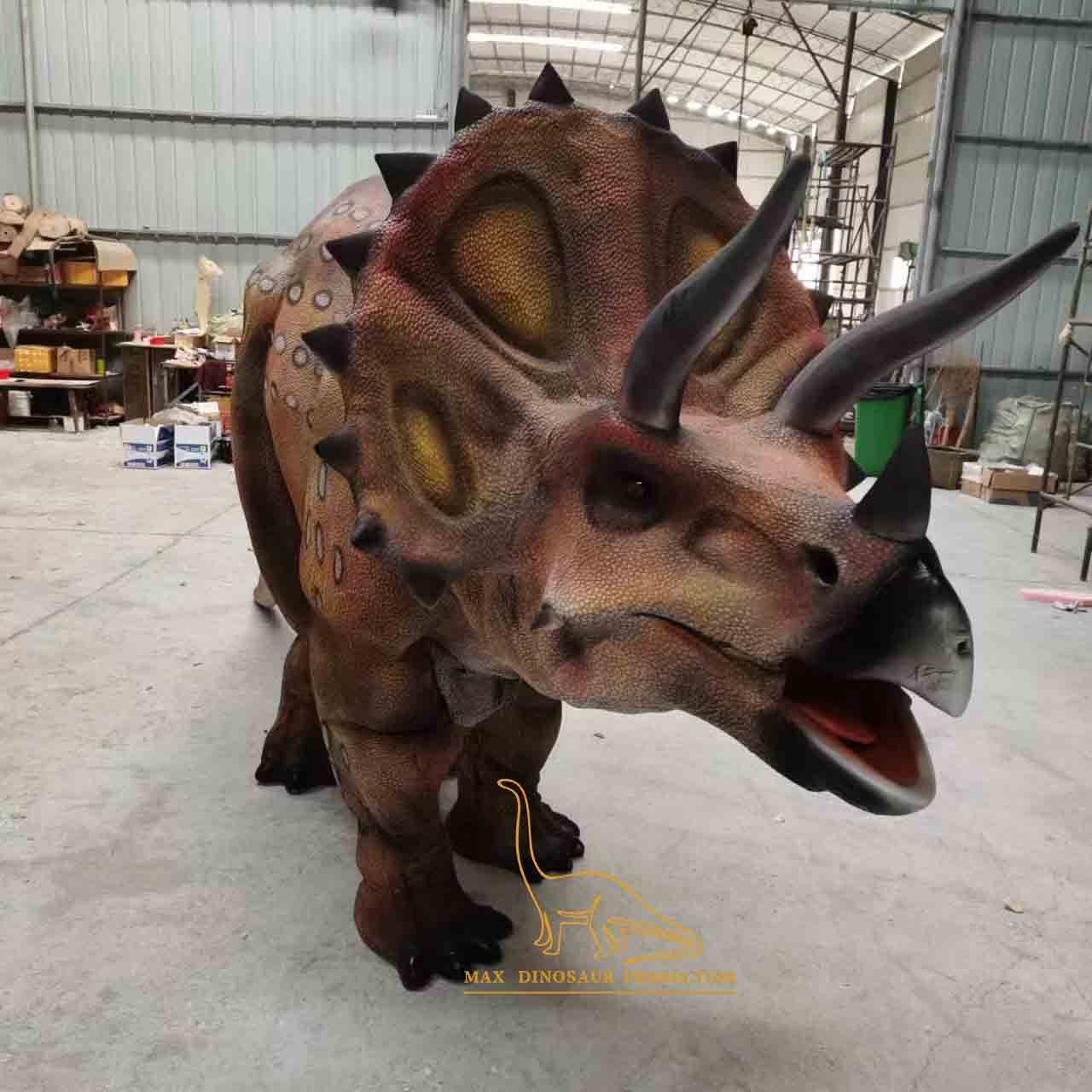 Lifelike Adult Dinosaur Walking Costume Realistic Animatronic Triceratops Costume For Two Performers