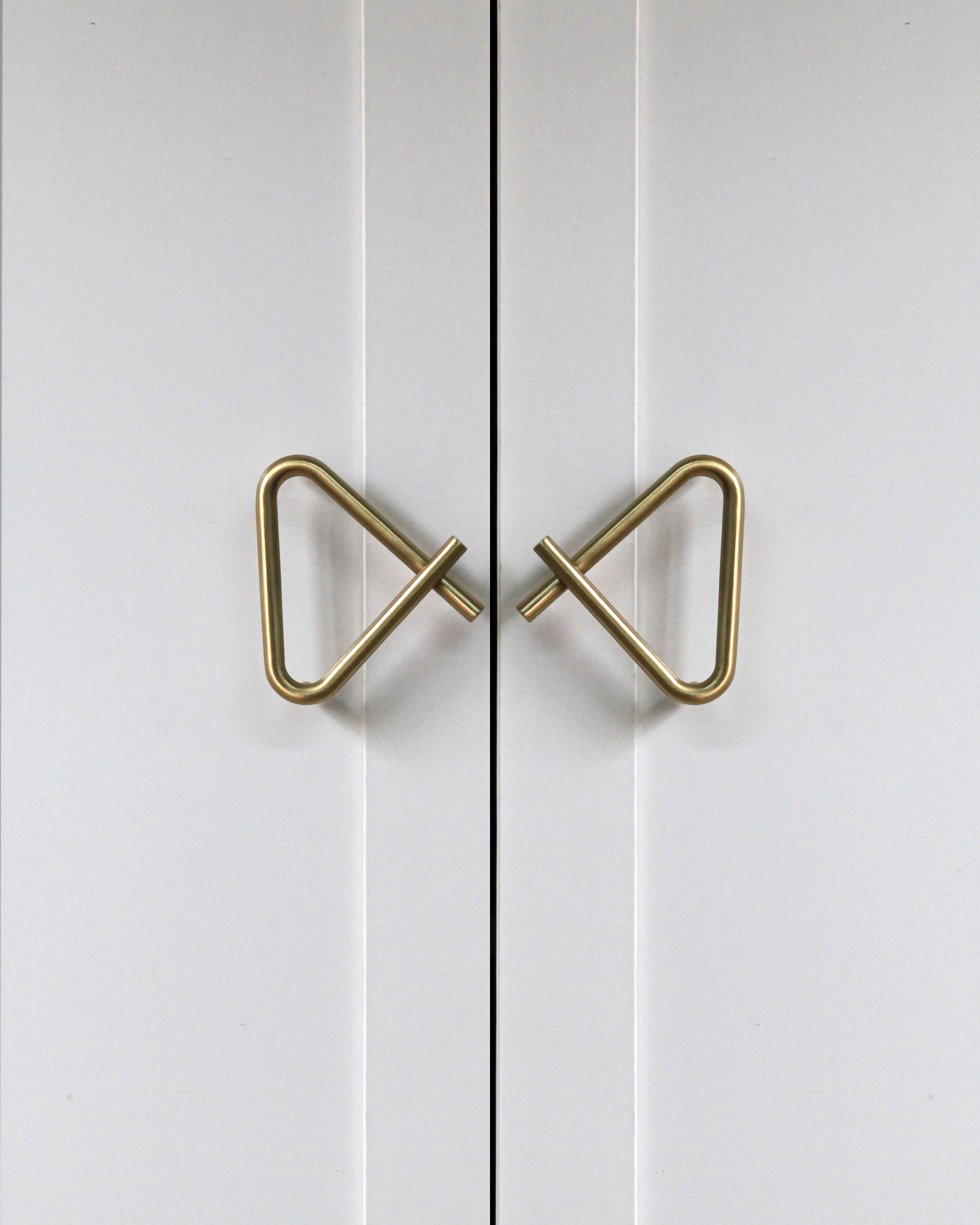 Maxery Unique Triangle Knot Cabinet Pull Handle Golden Brass Furniture Handles Knobs Kitchen Bathroom Brass Decor Hardware