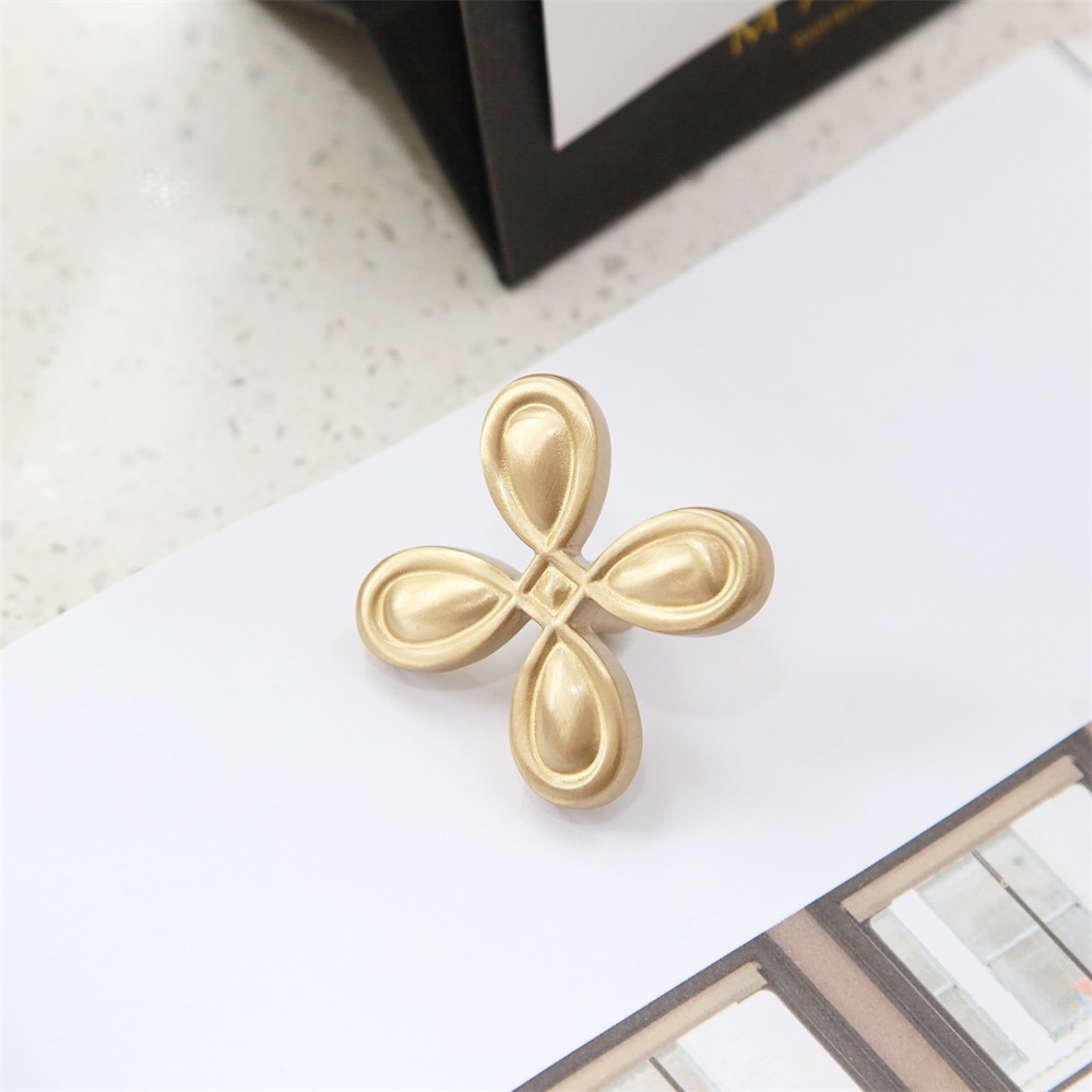 Clover Chinese Knot Little Handle Knob for Cabinet Drawer Dresser Cute Solid Brass Furniture Handle Kitchen Hardware