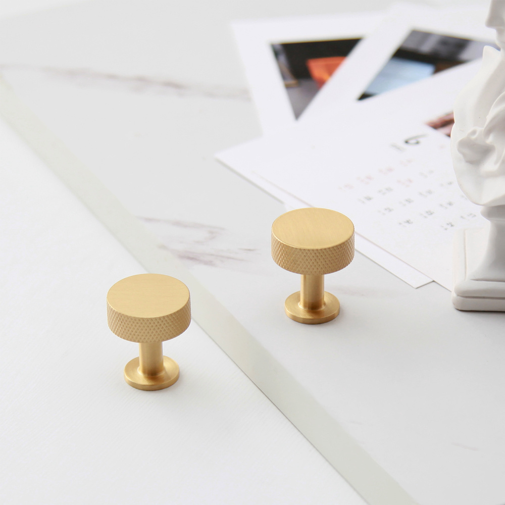 Modern Style Brass Simple and Elegant Knobs Solid Hardware Knobs for Furniture Cabinet Closet Drawer Handles