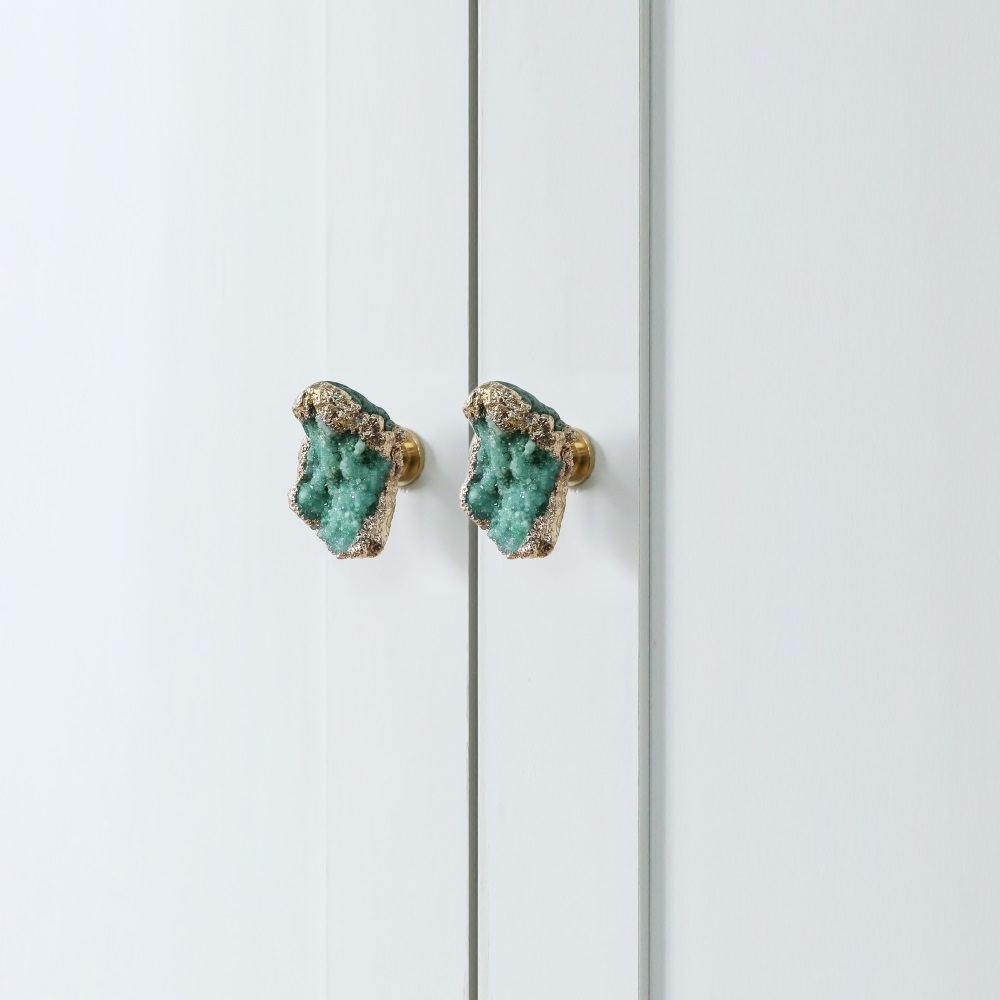 Maxery Natural Crystal Brass Handle Unique Design Uneven Colorful Crystal Cabinet Handles Furniture Handles Knobs for Household