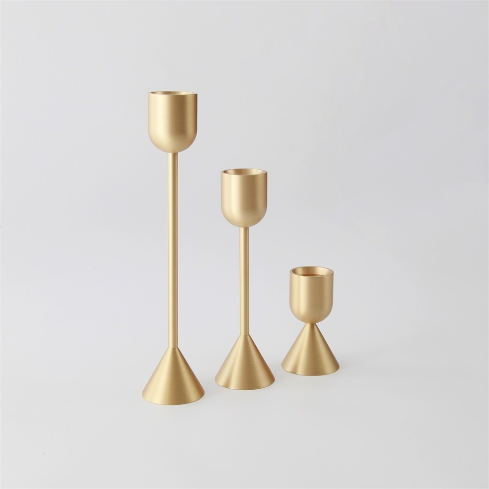 Luxury golden taper candle stick holder Brass/Aluminum metal candle holder Tall for Wedding centerpiece Two side uses