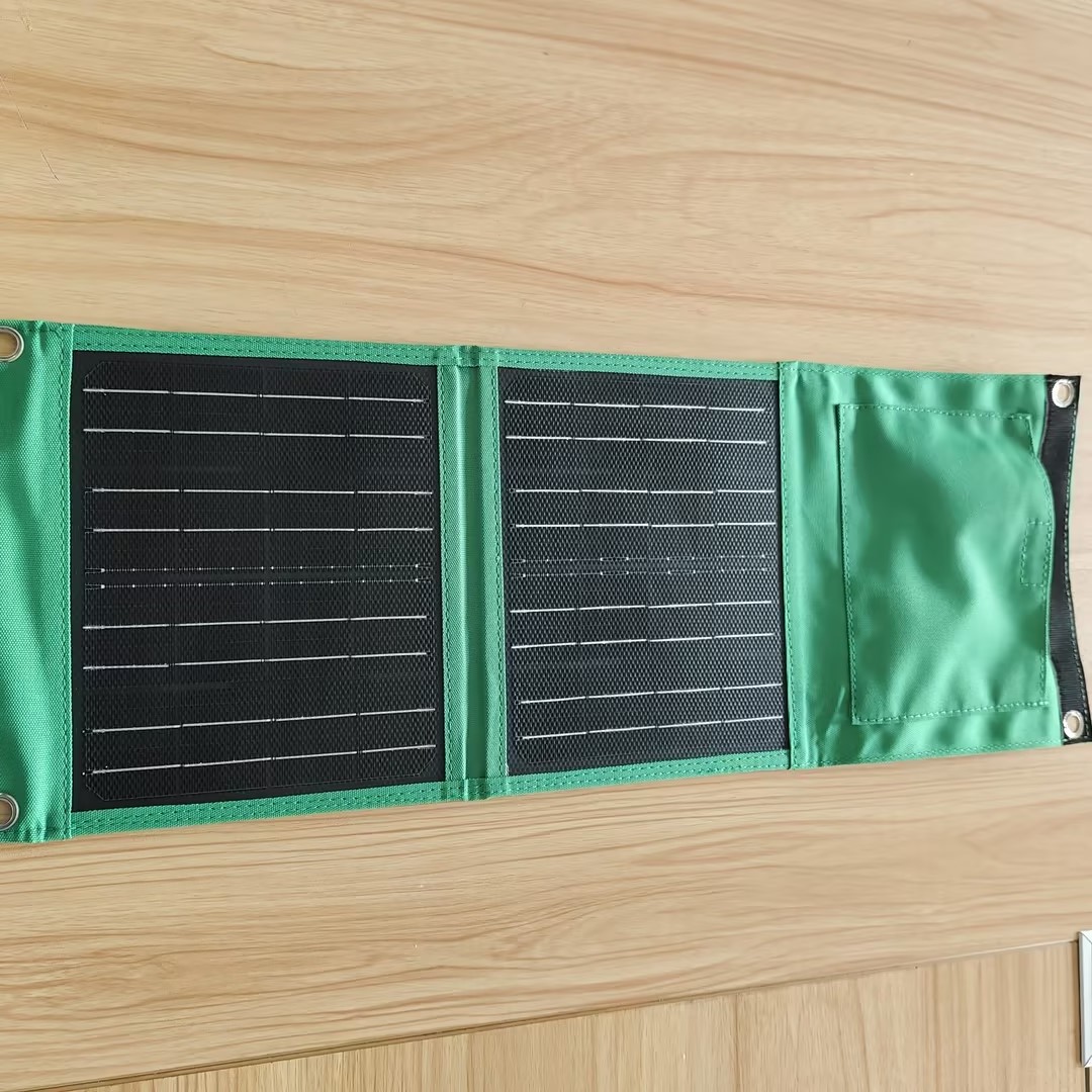 Foldable Portable Panels 100W 200W 600W Monocrystalline Solar Panel Kit With Adjustable Kickstand Cases