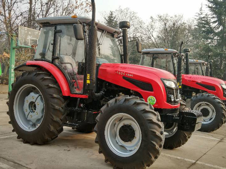 LT1404 Wheeled Farming Tractor 140HP 4 Wheels Drive in Stock