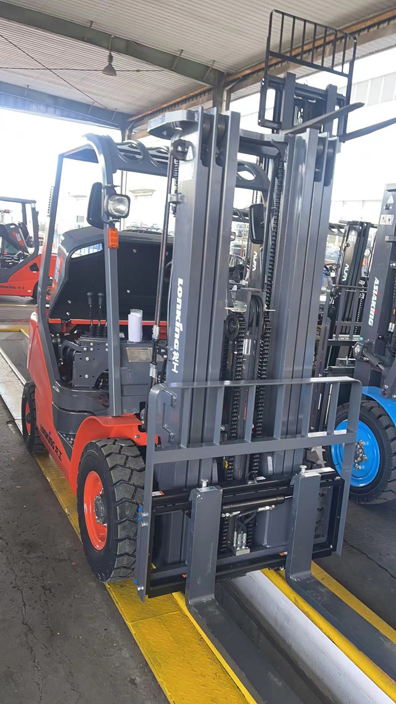 LONKING 2.5t Diesel Engine Forklift with Pneumatic Tire LG25DT