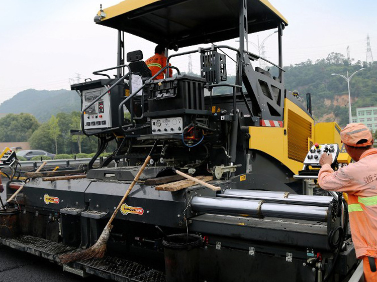 SHANTUI  Machine Asphalt Paver SRP90S With Cheap Price Hot Sale