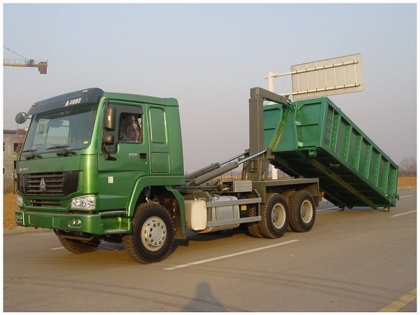 SINOTRUK  HOWO 10CBM  14CBM  16CBM  20CBM 4*2 6*4 Hook Arm Garbage Truck