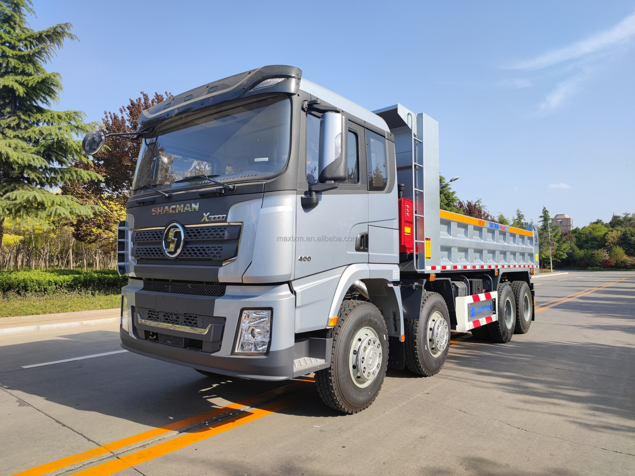 F3000 SHACMAN 370HP 8X4 Dump Truck F3000 With Long flat roof cabin