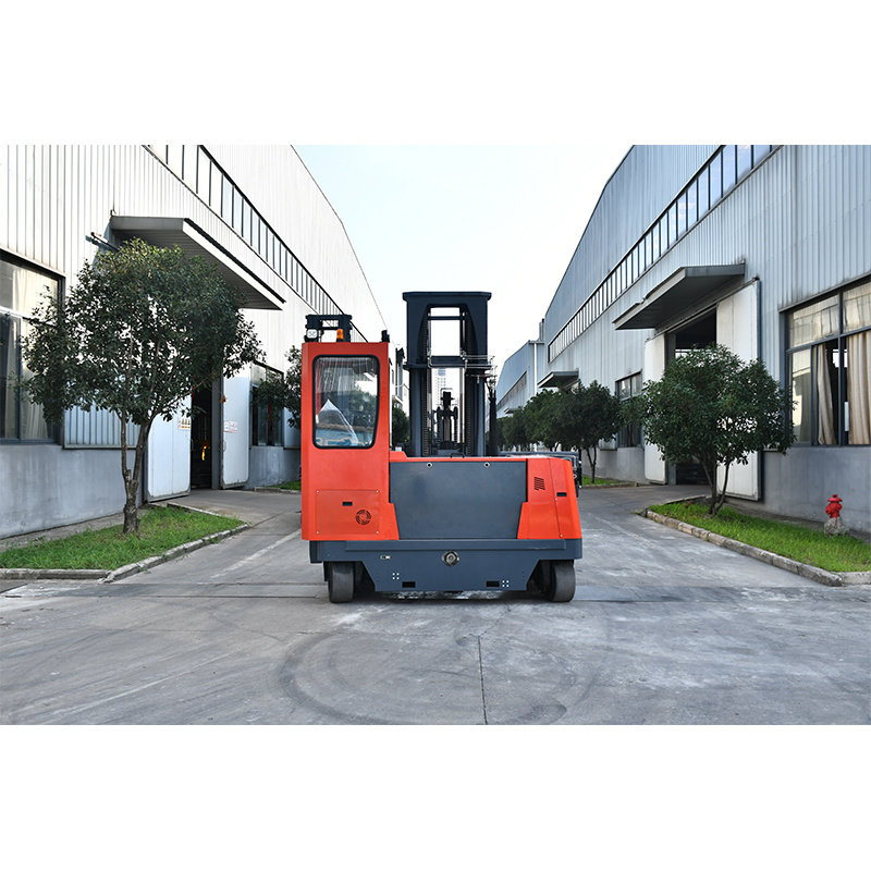 China 4.5t Electric Multi-Directional Forklift With Rubber Tire MQC45