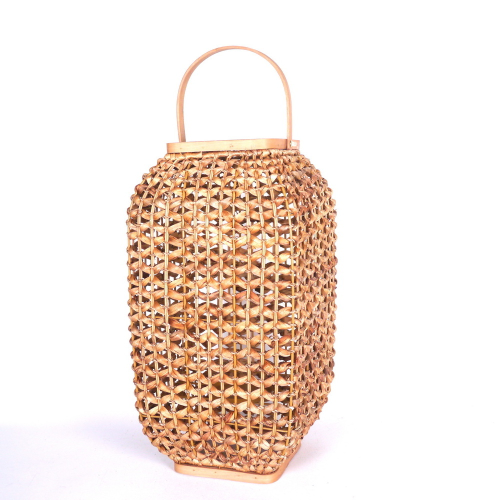 Handwoven Water Hyacinth Decor Lantern Candle Holder For Summer Vacation Hanging Rattan Lantern With Candle Holder