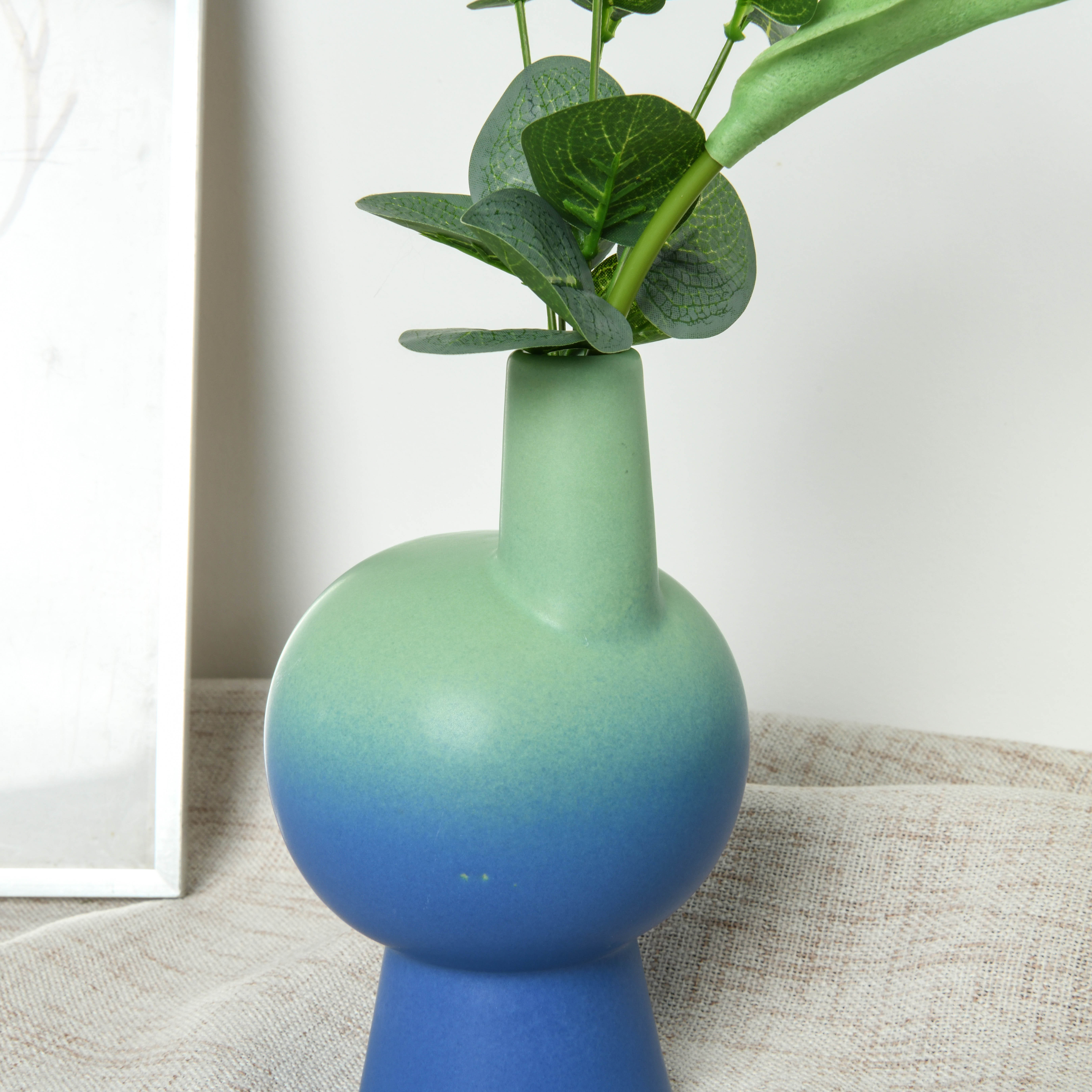 ASPIRE Customized  small Gradient blue ceramic flower vase home decoration  ceramic & porcelain vases for home decor