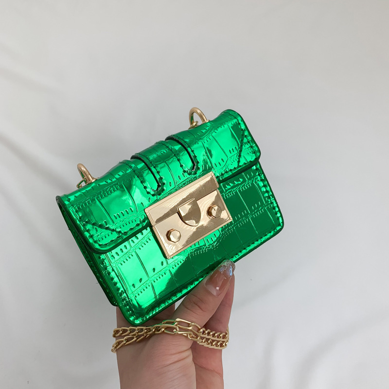 Wholesale Lady Mini Patent Leather Sling Bag Women Girls Cute Shiny Crocodile Pattern Crossbody Purse Gold Chain Mini Coin Bag