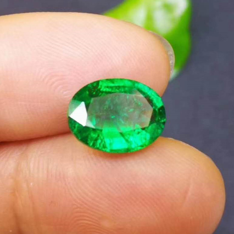 SGARIT China jewelry wholesaler high quality precious loose gemstone 3.75ct vivid green natural emerald