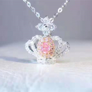 Fine Jewelry Trendy 2023 Custom Crown Diamond Pendant 18k Au750 Gold 0.075ct Natural Real Pink Diamond Charm Necklace