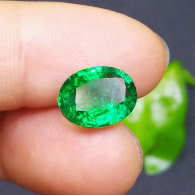 SGARIT China jewelry wholesaler high quality precious loose gemstone 3.75ct vivid green natural emerald