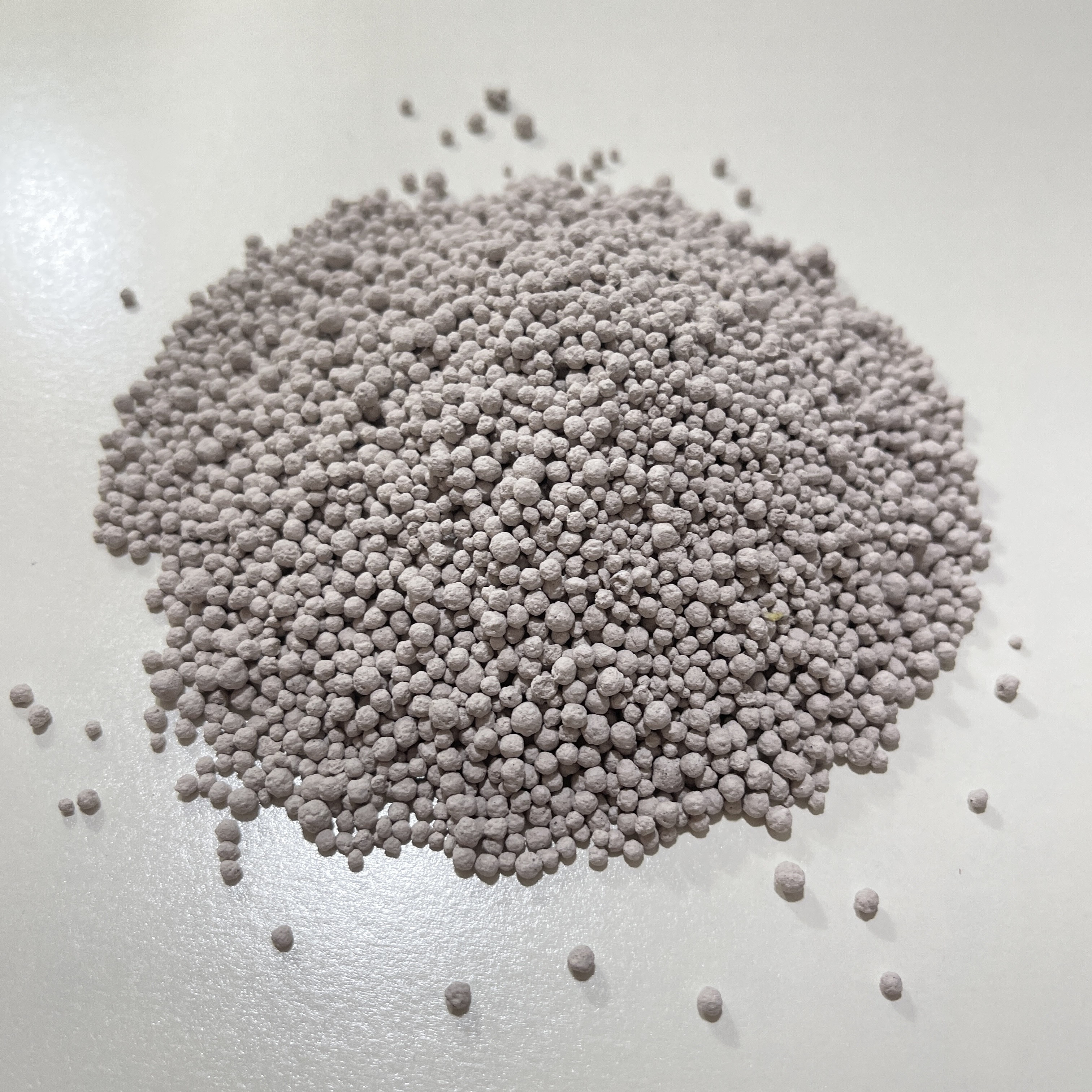 Popular Bentonite Cat Litter Suppliers Oem / Odm Lavender Dust-free Strong Clumping Ball Shaped Bentonite Cat Litter San