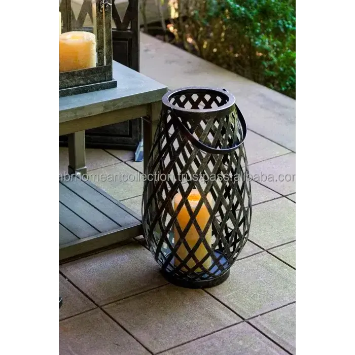 Beautiful Decorative Handmade Garden Lantern House Decoration Iron Metal Candle Lantern For Home Garden and Outdoor Decoration